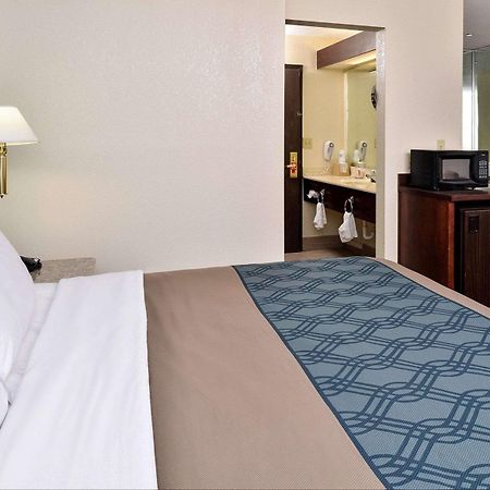 Econo Lodge Inn & Suites Шелбивилл Экстерьер фото
