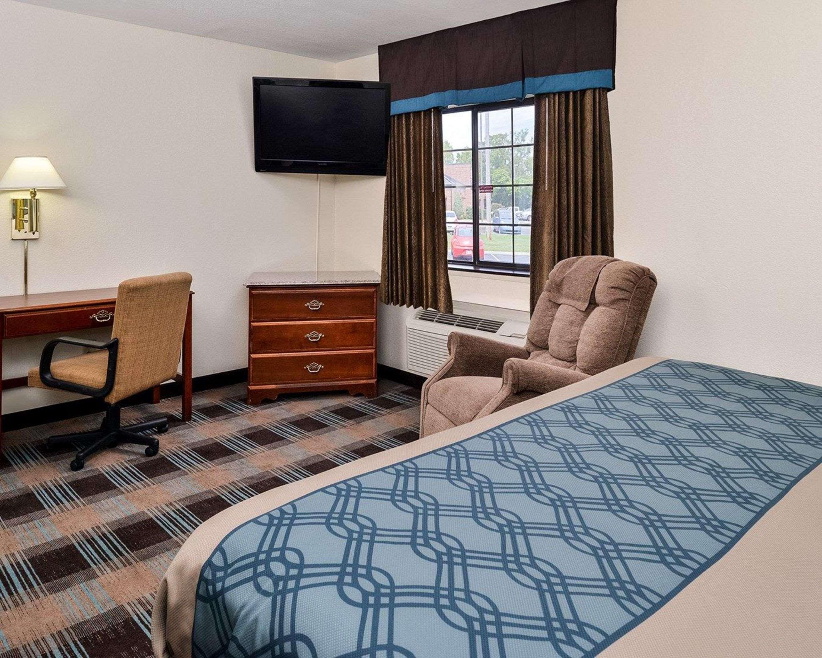 Econo Lodge Inn & Suites Шелбивилл Экстерьер фото