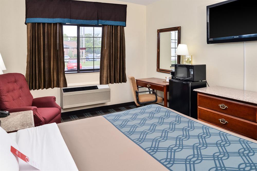 Econo Lodge Inn & Suites Шелбивилл Экстерьер фото