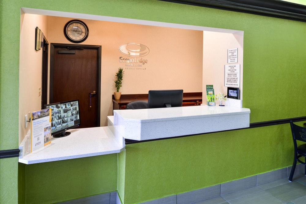 Econo Lodge Inn & Suites Шелбивилл Экстерьер фото
