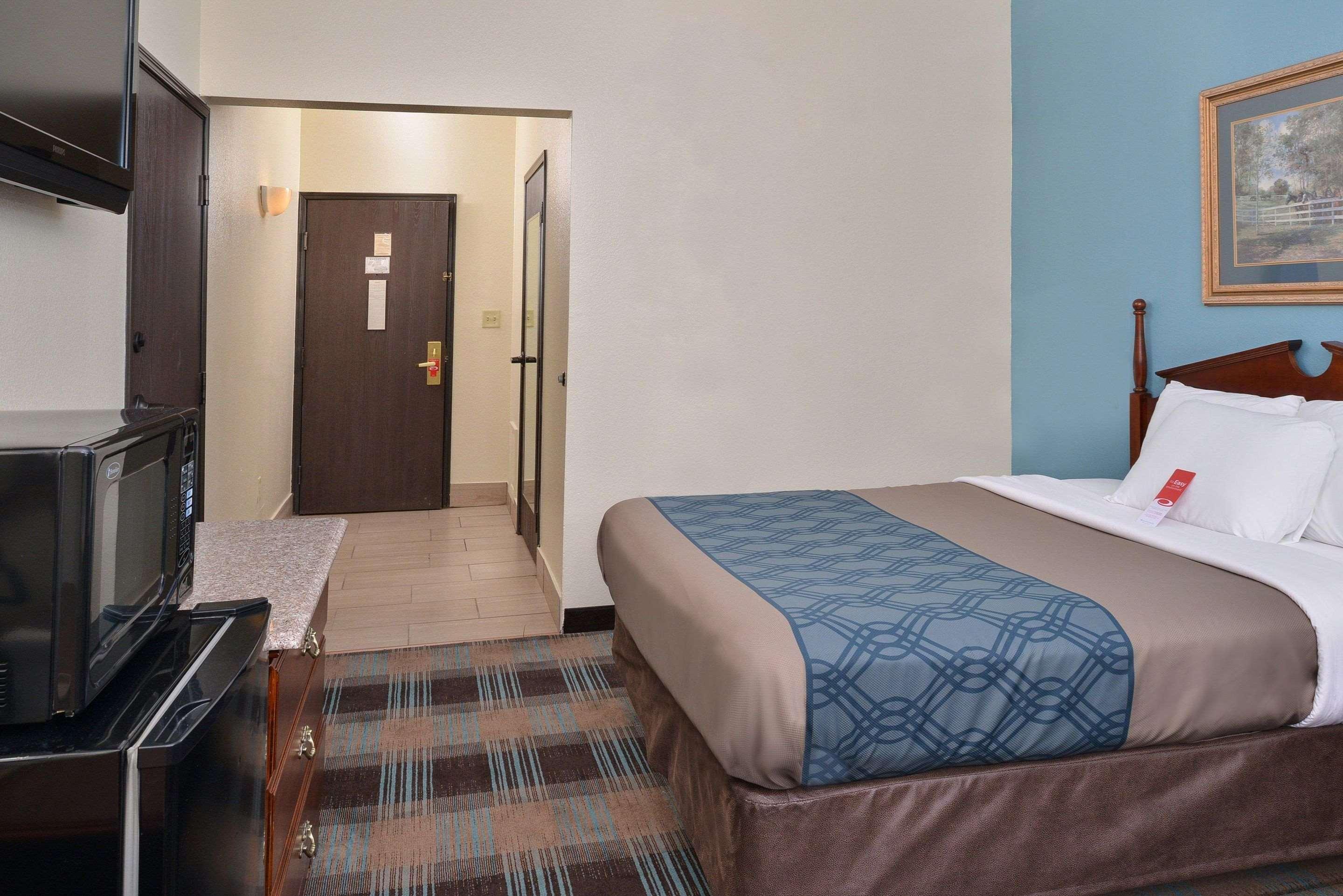 Econo Lodge Inn & Suites Шелбивилл Экстерьер фото