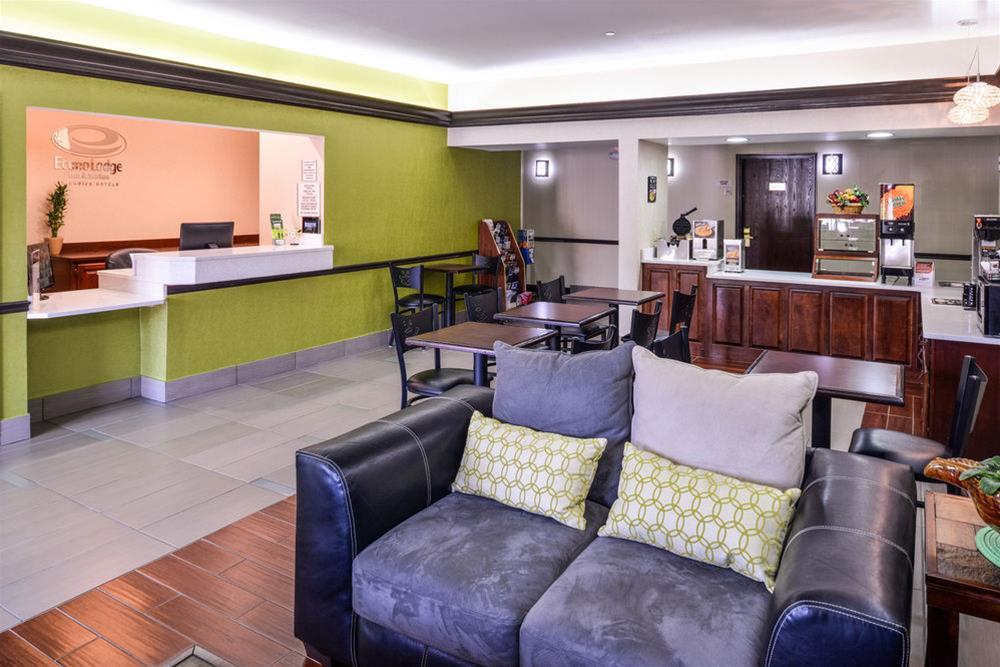 Econo Lodge Inn & Suites Шелбивилл Экстерьер фото