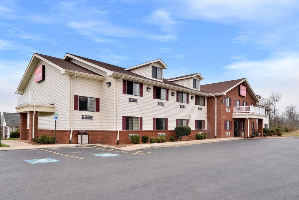 Econo Lodge Inn & Suites Шелбивилл Экстерьер фото