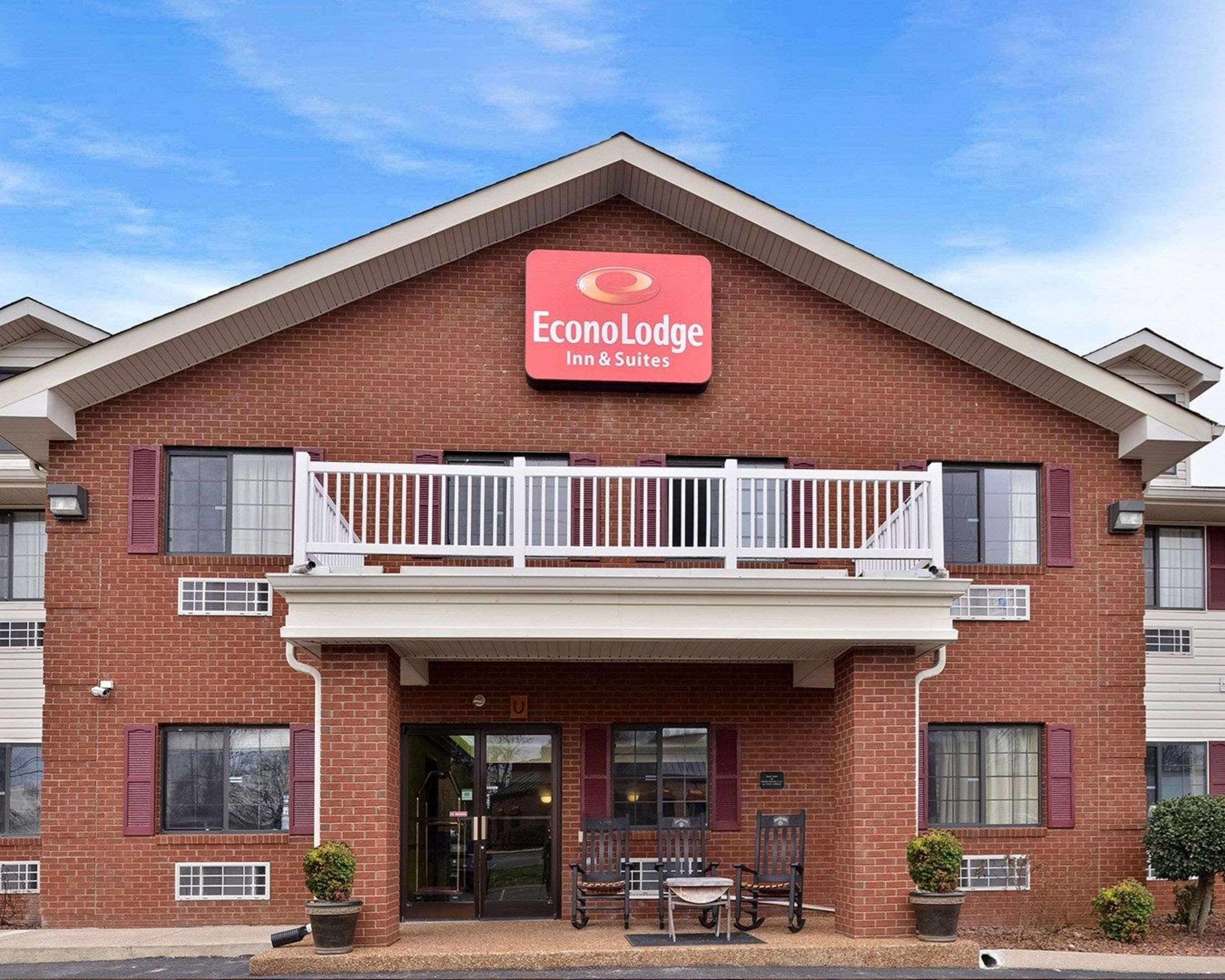 Econo Lodge Inn & Suites Шелбивилл Экстерьер фото