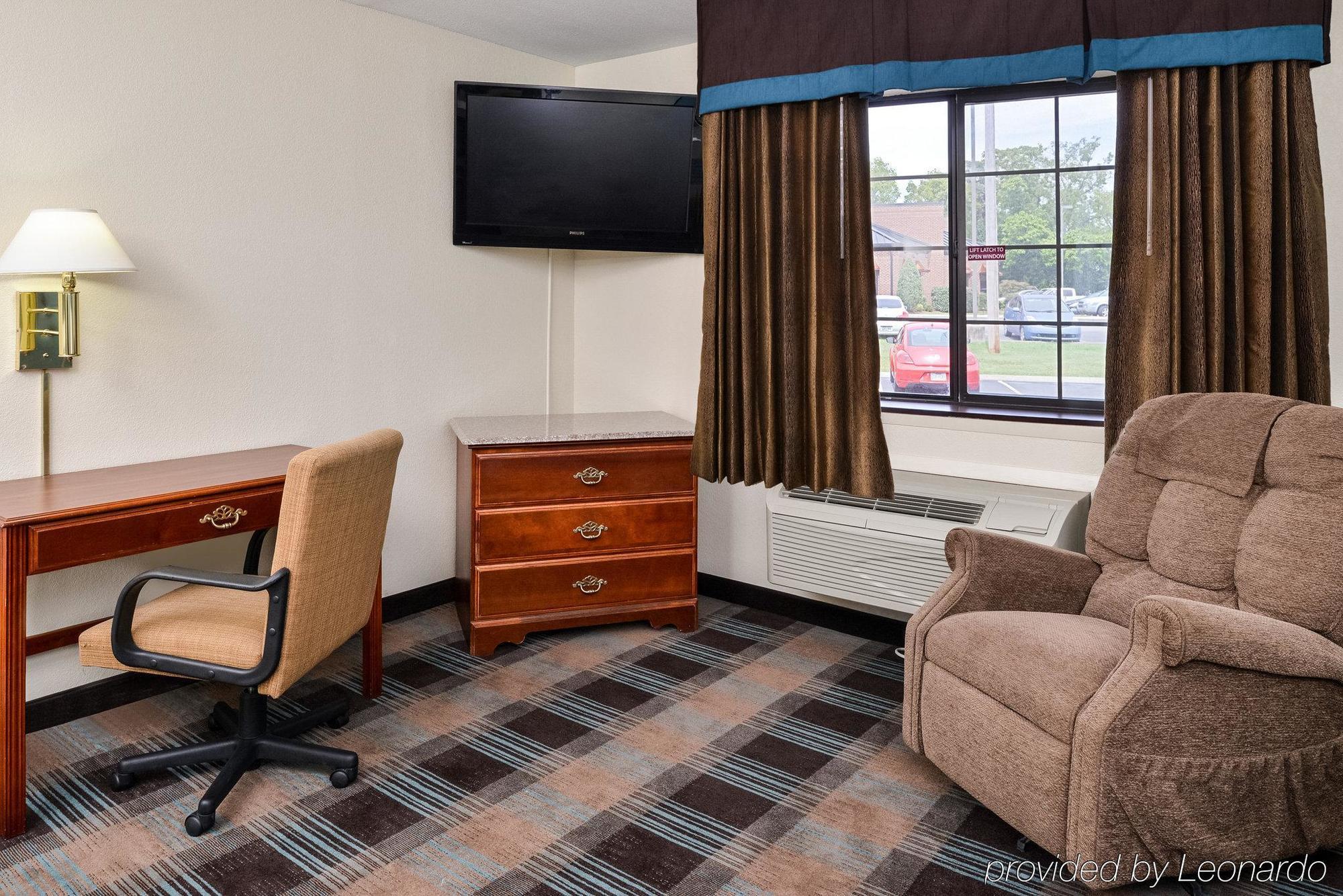Econo Lodge Inn & Suites Шелбивилл Экстерьер фото