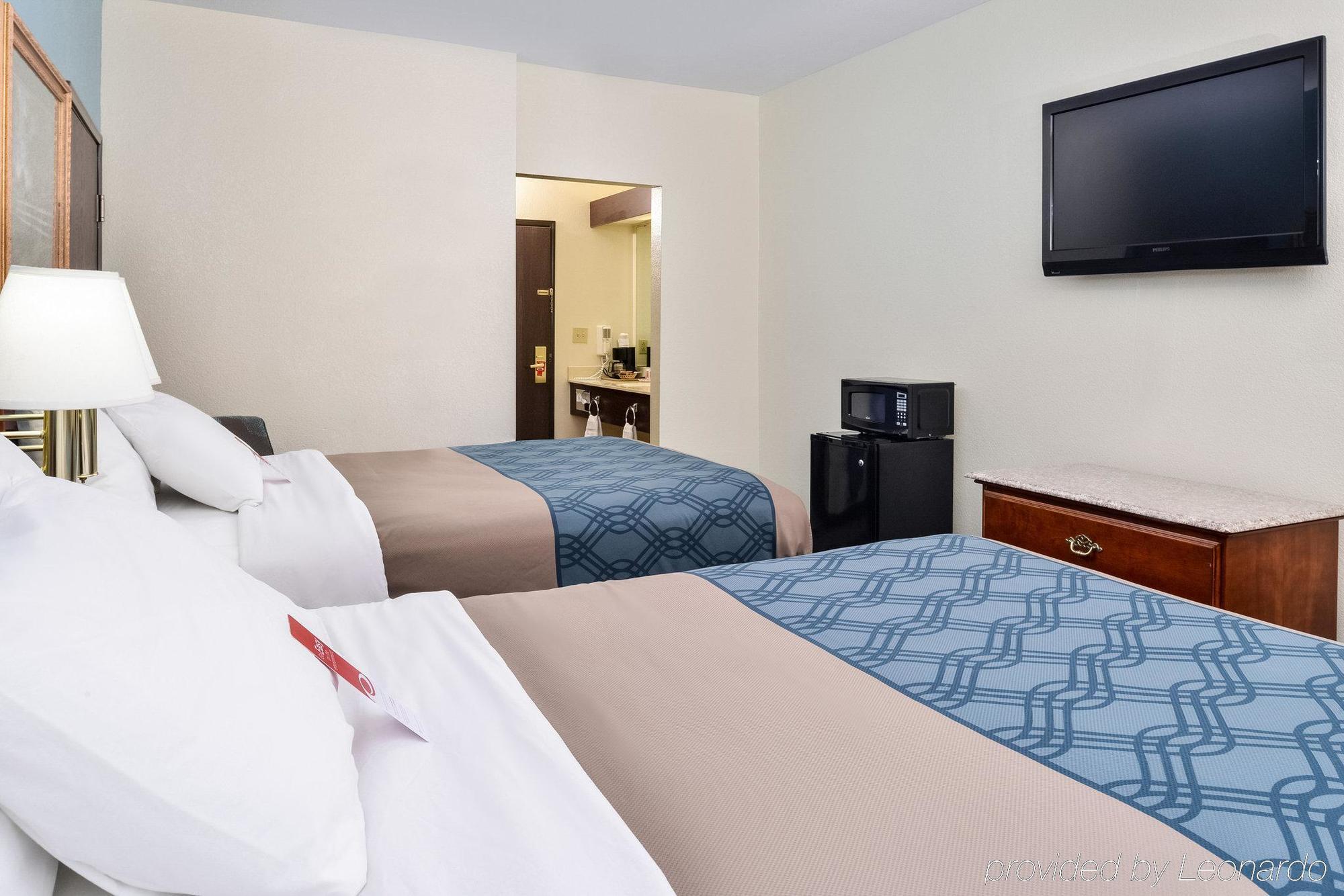 Econo Lodge Inn & Suites Шелбивилл Экстерьер фото