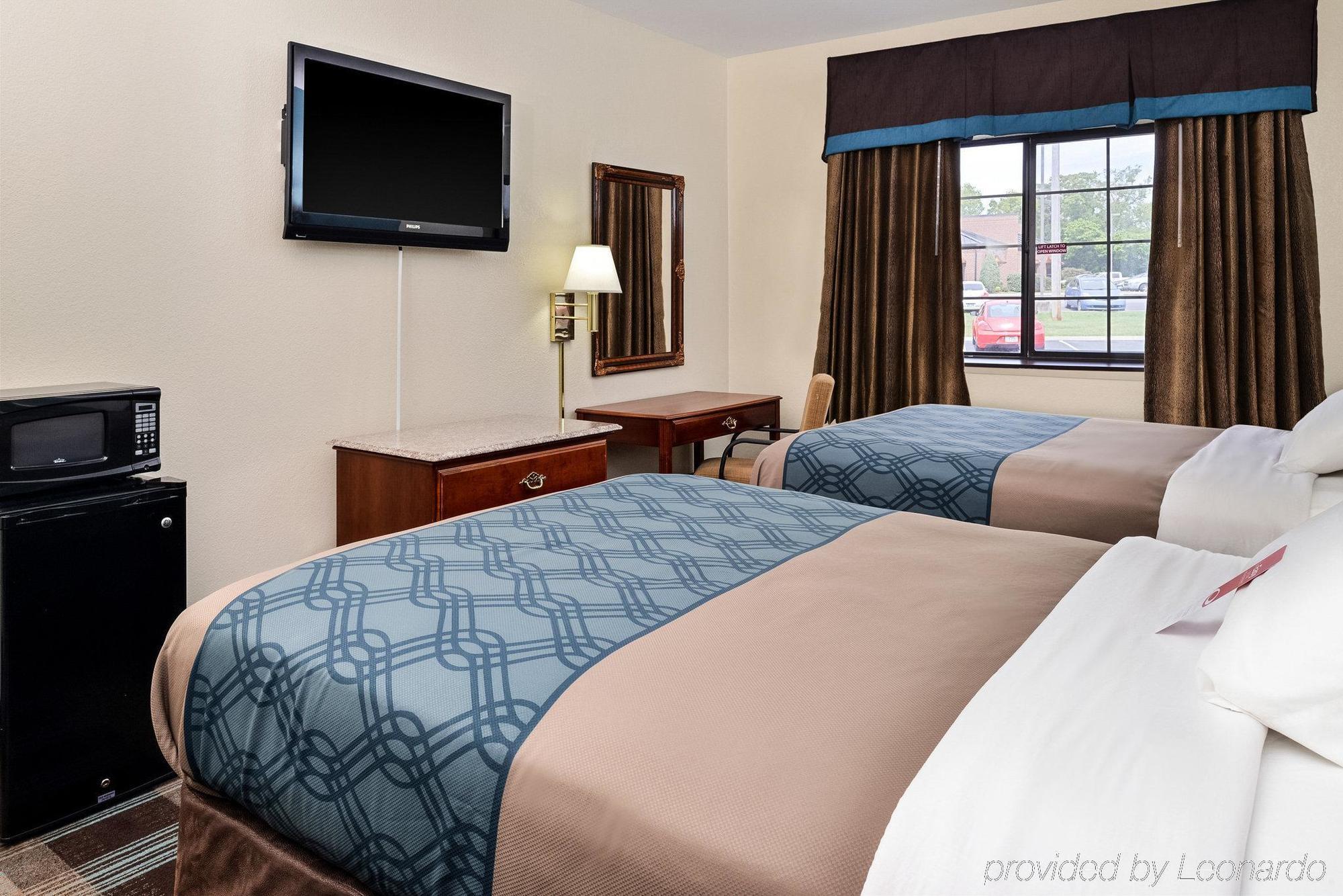 Econo Lodge Inn & Suites Шелбивилл Экстерьер фото