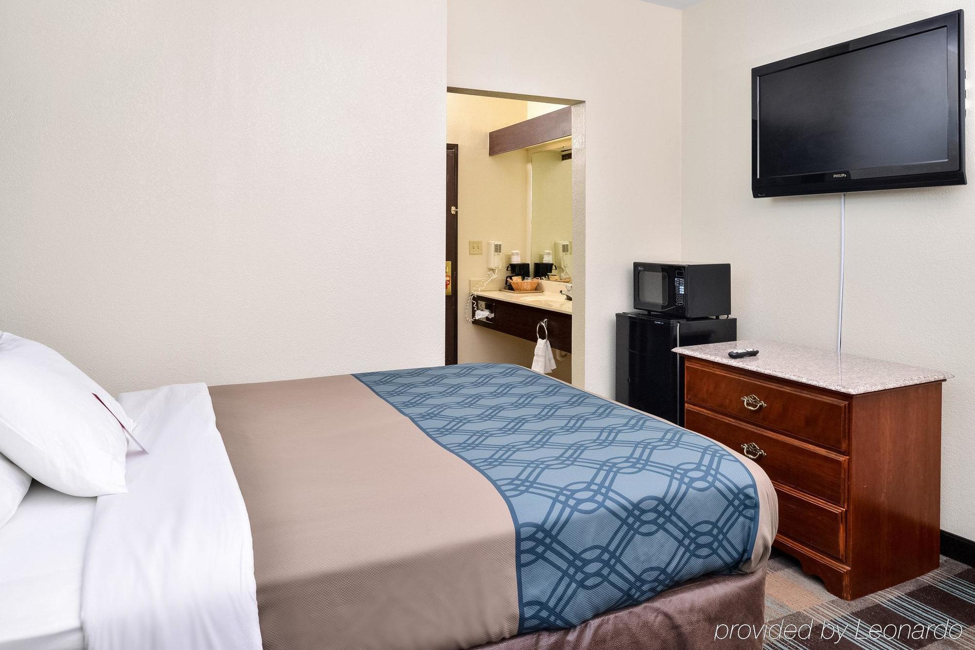 Econo Lodge Inn & Suites Шелбивилл Экстерьер фото